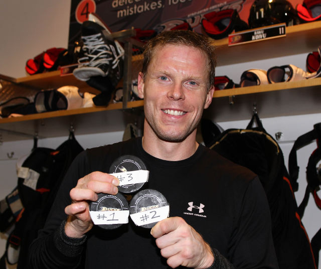 Video: Saku Koivu Scores His 2nd Career Hat-trick