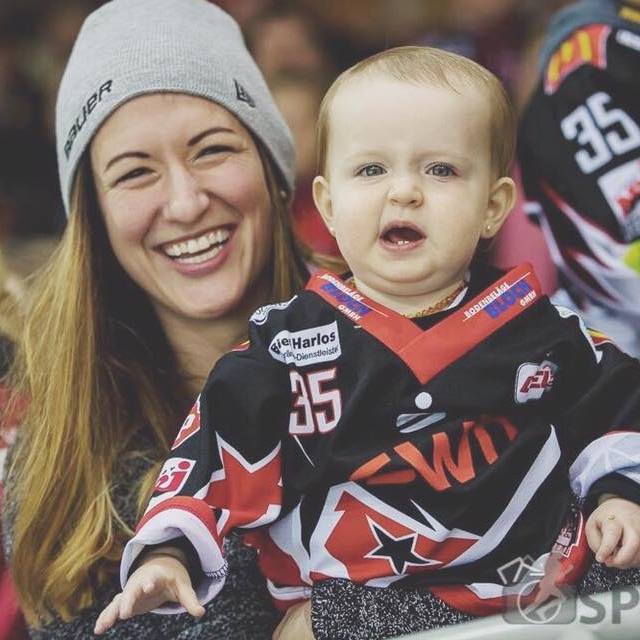 Amanda Kuhn pictured with daughter Andi